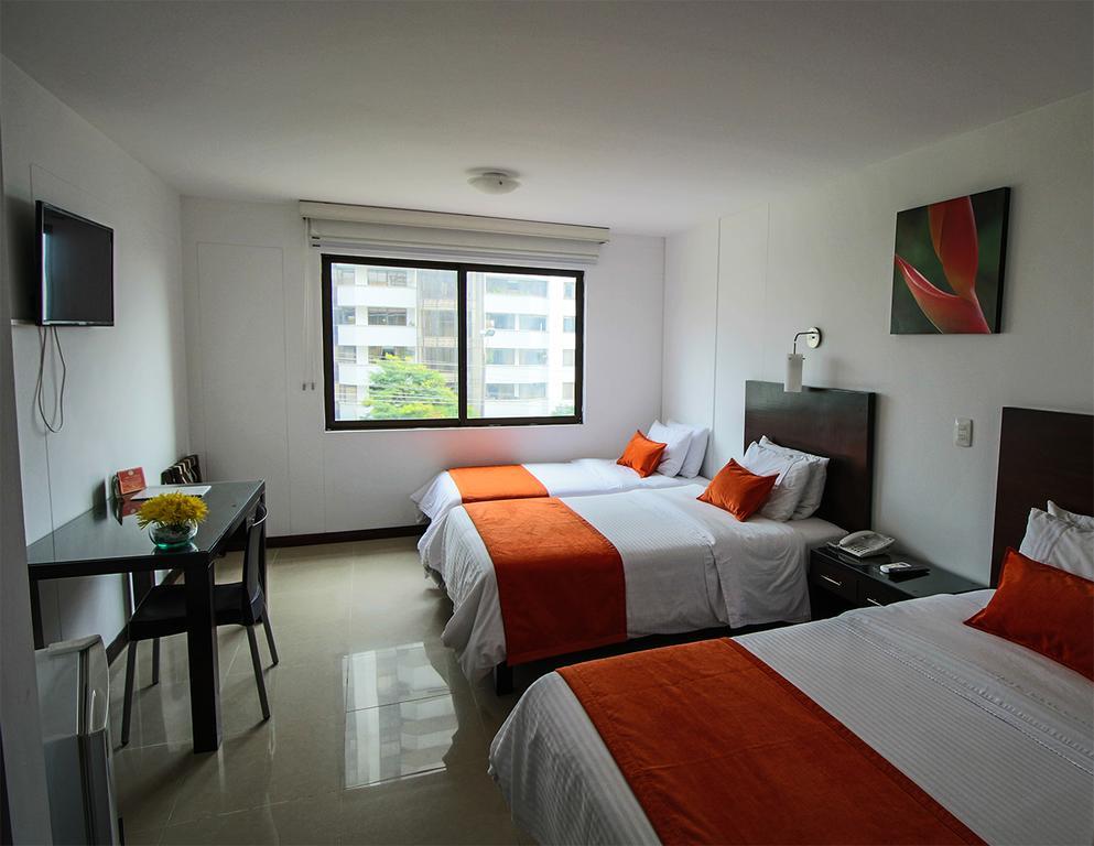 Hotel Pinares Plaza Перейра Екстер'єр фото