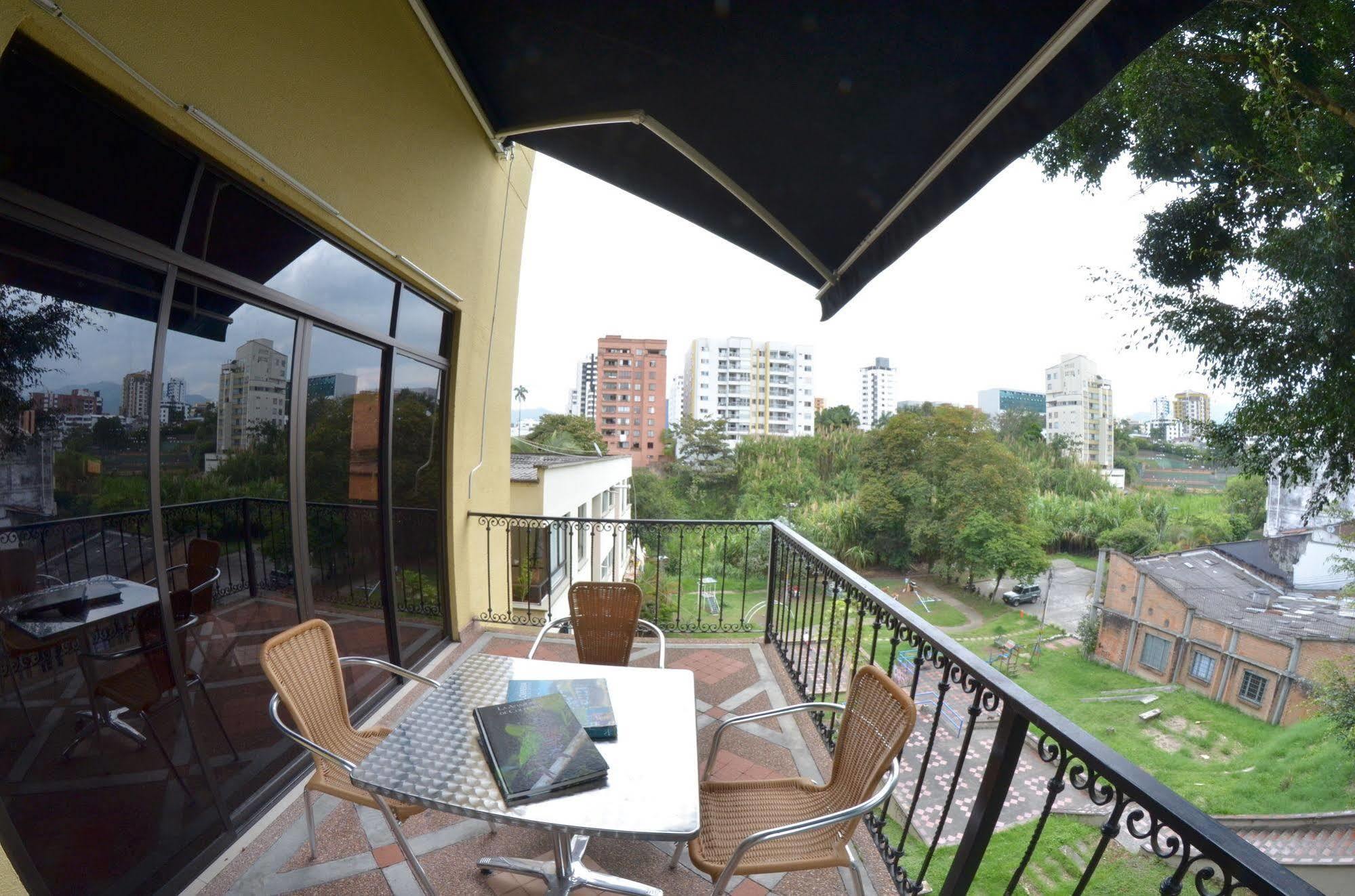 Hotel Pinares Plaza Перейра Екстер'єр фото